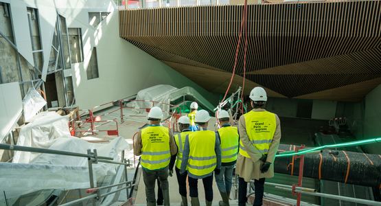 Les élus visitent le chantier de la ligne 16 © Vincent Coutin