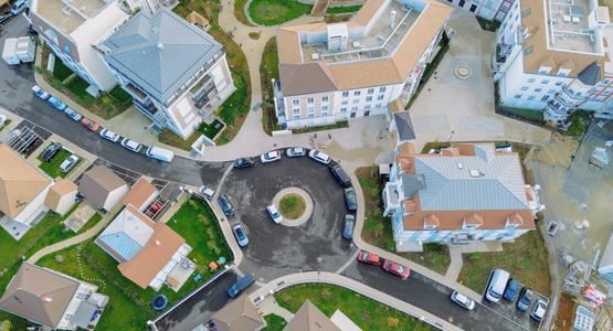 Vue drone de la ville © Alexis Lepanot