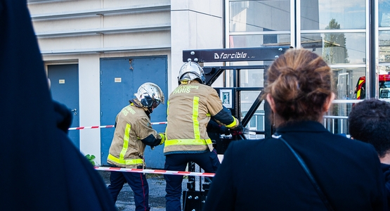 Les visiteurs ont assisté à une démonstration de forcement d’une porte blindée