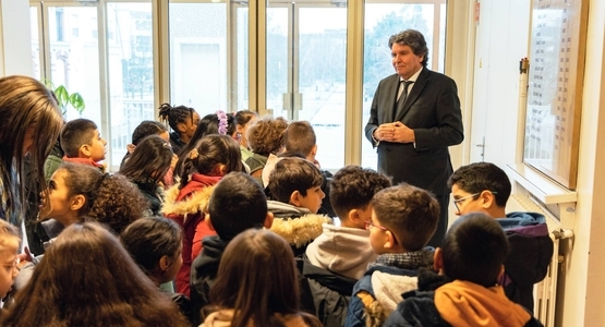 Thierry Meignen, sénateur de la Seine-Saint-Denis et président de la majorité municipale, a répondu aux nombreuses questions des petits Blanc-Mesnilois.