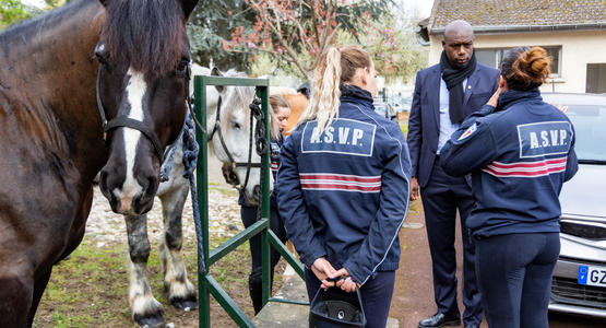 Visite du maire Demba Traoré à la rencontre de la police municipale © Fabien Charlier