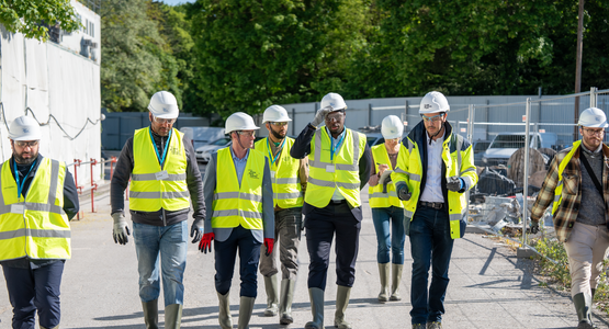 Les élus visitent le chantier de la ligne 16 © Vincent Coutin
