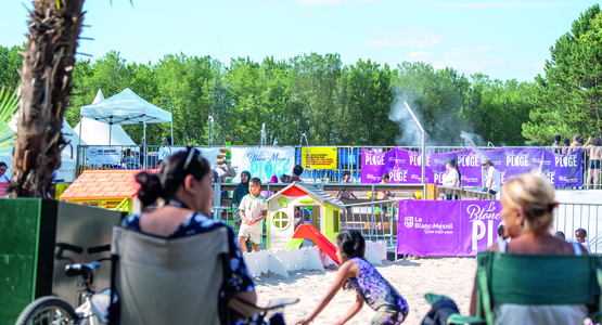 Sous les palmiers, la plage. © Vincent Coutin
