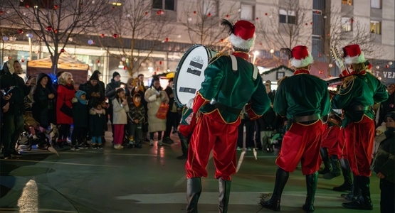 Les musiciens ont enchanté le parvis de l’hôtel de ville. 