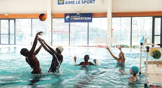 Le 23 et 24 décembre, les jeunes sportifs se sont initiés au waterpolo à la piscine municipale du Parc. 