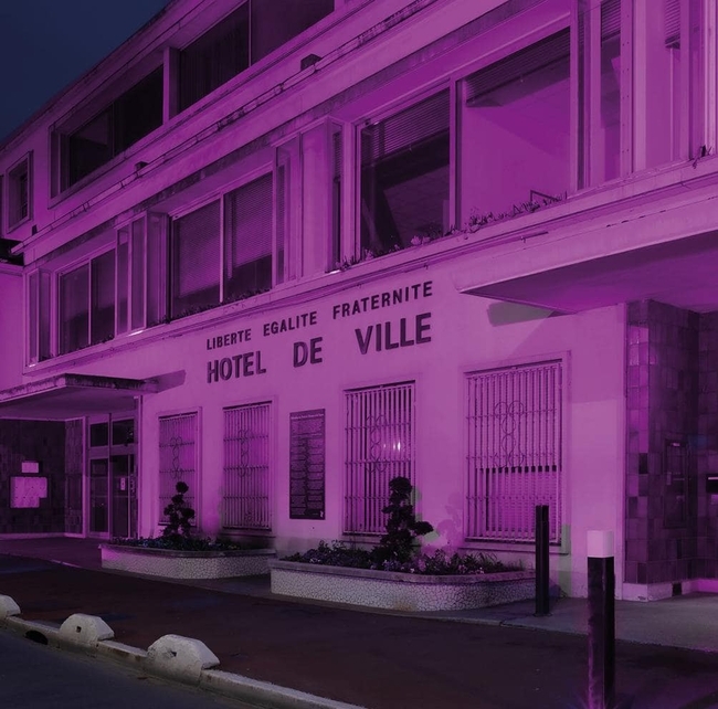L’hôtel de ville sera éclairé en rose durant tout le mois d’octobre.